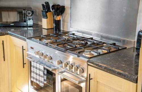 Ferryhill House | NEW Insula Cottage 3br FREE Wifi