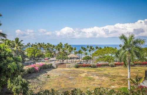 Kahaluu Bay Condo | New! 🌺 Kahaluu Bay Village 201 🐠 Close to Snorkeling, Swimming & Surfing Plus Pool 🐬