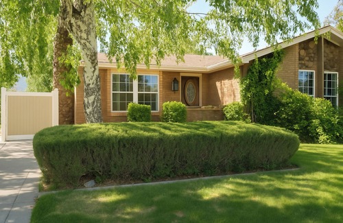 Cottonwood Heights House | [NEW] Kinfolk House - Renovated 3BR with Hot Tub