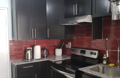 Eden Gardens Apartment | New Kingston Apt at Kensington Court