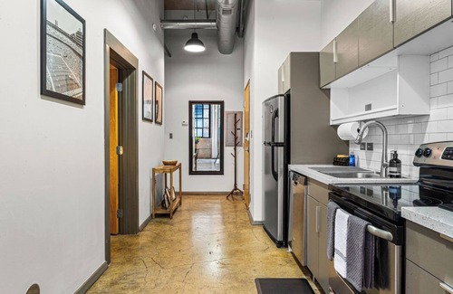 Old City Condo | New! Knox Loft at JFG Walkable Downtown One of a Kind Mural + Arcade Fun