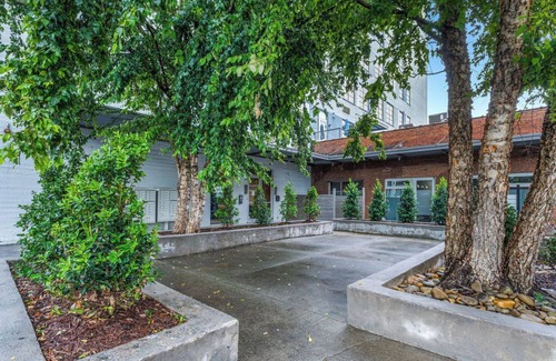 Old City Condo | New! Knox Loft at JFG Walkable Downtown One of a Kind Mural + Arcade Fun