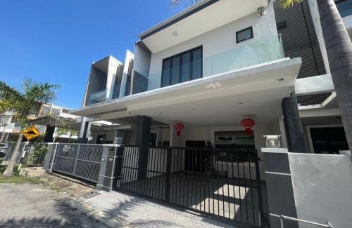 Malacca City House | NEW ! KTV , ARCADE , TV BOX ,Town Area 15 PAX