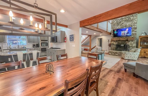 Thayerville House | New: Lakefront Luxury Home with Private Indoor Heated Pool!
