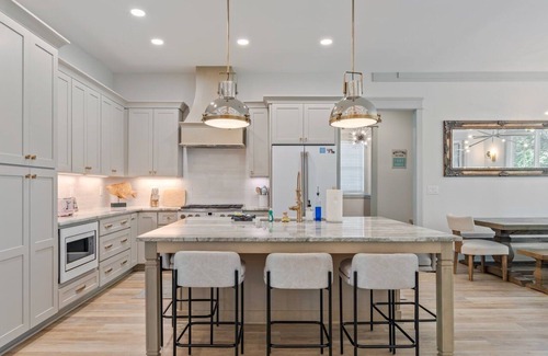 Winchester House | New Lakeside Home w/kayaks, Game Room, Billiards