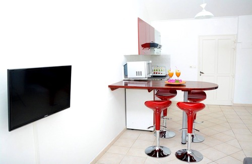 Pointe du Bout Apartment | New landlord! 2 bedrooms, renovated, at a Creole village, near beach, parking