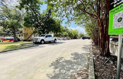 New Braunfels House | NEW-Large Groups, Center of Town: UNION HAUS