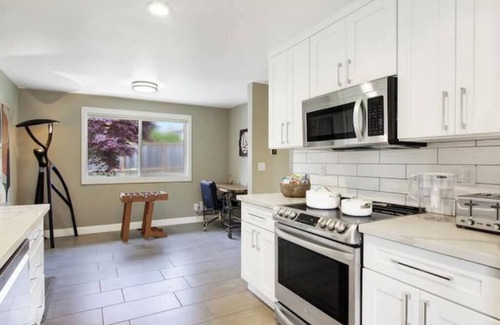Rainier View House | NEW! Large Modern Seattle Home, Perfect for Groups