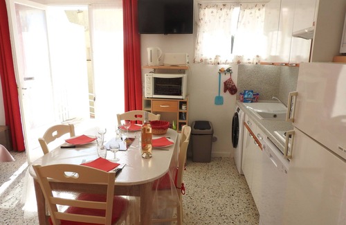 Le Lavandou Apartment | NEW: Le Lavandou Aiguebelle - Air-conditioned sea view apartment in villa