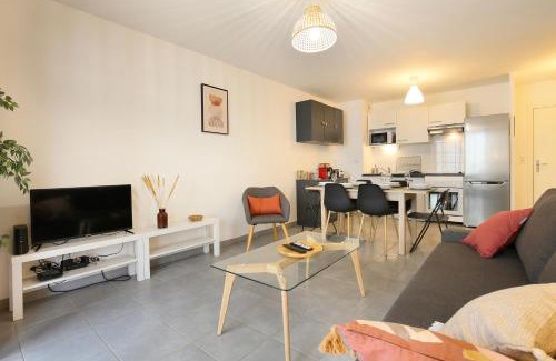 Fontaine Lestang-Bagatelle-Papus-Tabar-Bordelongue Apartment | NEW-Le Patio St Cyprien - Parking - Terrasse - Netflix