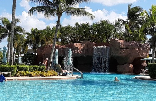 Ole Condo | NEW Lely Resort on GC & Private Players Club Minutes to downtown Naples & Marco