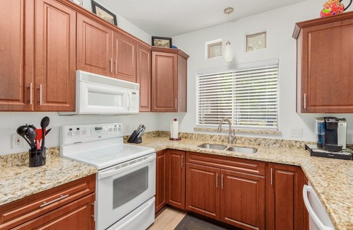 Chandler Condo | New listing! 2 Bedroom condo with split floor plan!