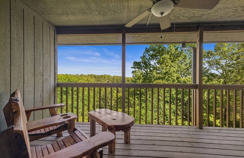 Notch Estates Condo | New Listing-2 miles to SDC-2 King Bedrooms