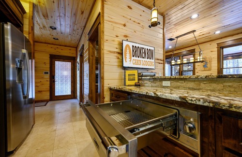 Hochatown Cabin | New Listing- 6 Bed 6.5 bath!