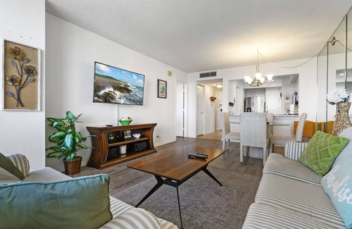 Isla del Sol Condo | New Listing! Bahia L-503|1BD|1.5BA
