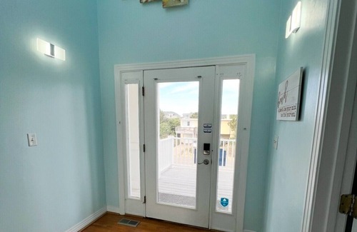 Sandbridge House | New Listing! Beachfront/Pool/Hot Tub