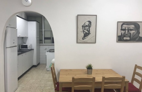 Bat Yam Apartment | NEW LISTING ♥ Beautiful Apartment - Close to Everything! ♥ Walk Everywhere!