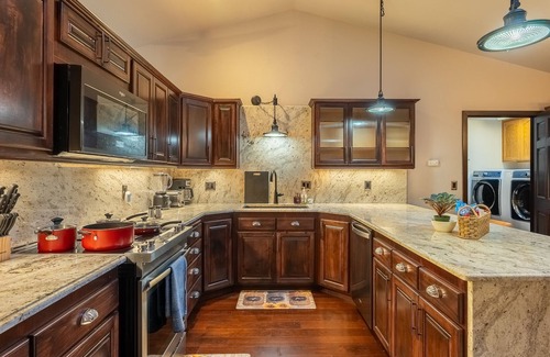 Florence House | New Listing-Comfy Home near Dunes & Ocean! Family & Pet friendly!