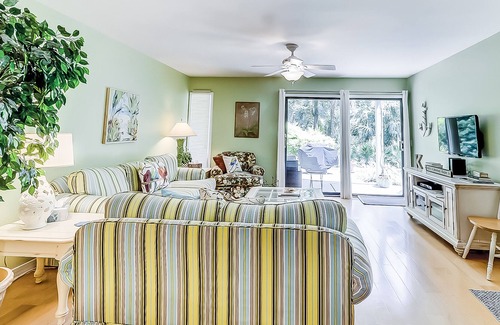 Shipyard Plantation House | New listing! Family-friendly townhouse w/ a shared pool - near golf & beaches
