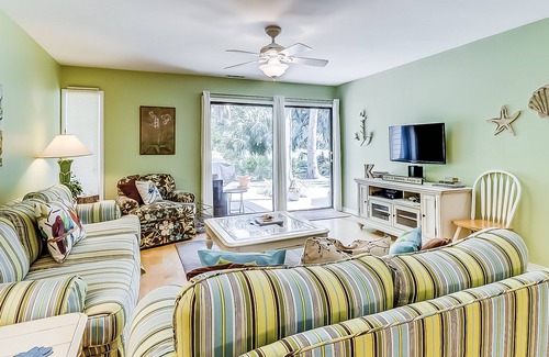 Shipyard Plantation House | New listing! Family-friendly townhouse w/ a shared pool - near golf & beaches