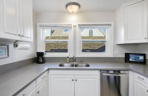 Balboa Island House | *New Listing* Grand Canal Getaway | Balboa Island