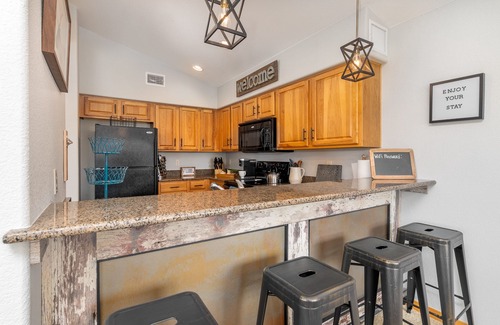 Fraser Condo | *New Listing* Happi Place Getaway