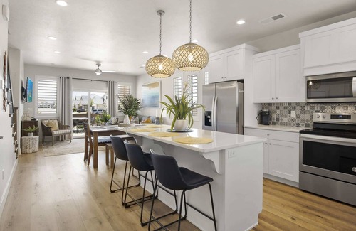 Washington Fields House | New Listing Happy Hawaiian