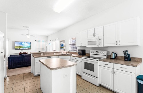 Highgate Park House | New Listing! Highgate at Legacy Park Resort, 7mi to Disney & 10mi to Universal - FS370169