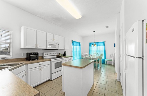 Highgate Park House | New Listing! Highgate at Legacy Park Resort, 7mi to Disney & 10mi to Universal - FS370169
