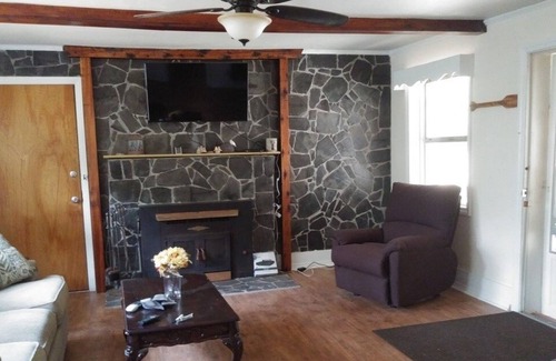 Dayton House | NEW LISTING! Historic Mountain Farmhouse by RedAwning