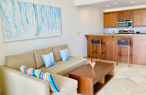 The Bight Condo | New Listing La Vista Azul Spacious 1 Bedroom Condo