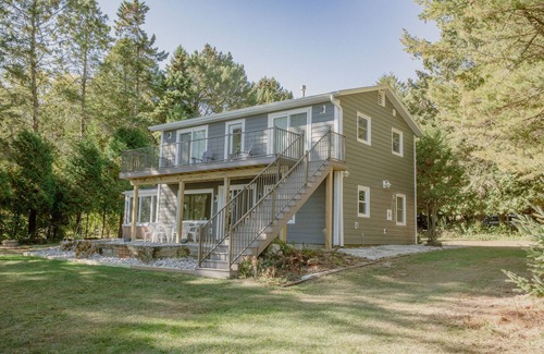 Cleveland House | New Listing: Lake Michigan beach home: kayaks, games, PS5, foosball, volleyball