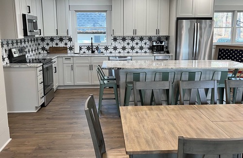 Lake Oconee House | NEW LISTING! Lakefront w/Private dock and outdoor oasis! Brand New Interior!