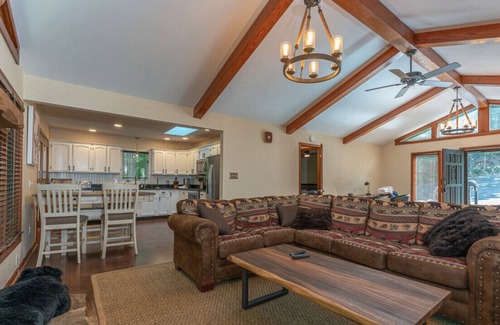 Moneta House | New Listing Lakefront w/ Hot Tub, Kayaks and More!
