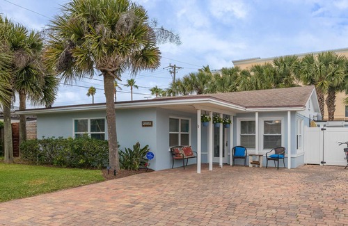 St. Augustine Beach House | New listing link below. Great beach location! Cute, 3 bdrm cottage.