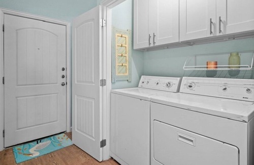Harbor Oaks Condo | New Listing! Luxury 3/2 Bayfront Condo~W/Boat Dock