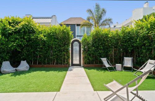 Marina Peninsula House | New Listing Marina Villa by Colby & Conrad