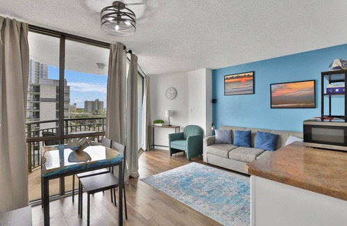 Myrtle Beach Condo | New Listing! Meridian Plaza Resort #606