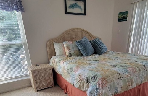 Carrabelle House | New listing- Nauti Flamingo 2br/2ba bayfront home