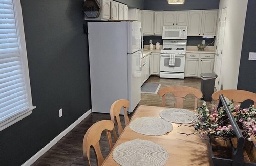 Seaside Heights House | NEW LISTING! NEWLY RENOVATED 3 BEDROOM TOWNHOME BETWEEN BEACH AND BAY