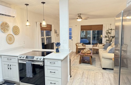 Treasure Island House | NEW LISTING! Newly Renovated Home- Treasure Island - Isle of Palms