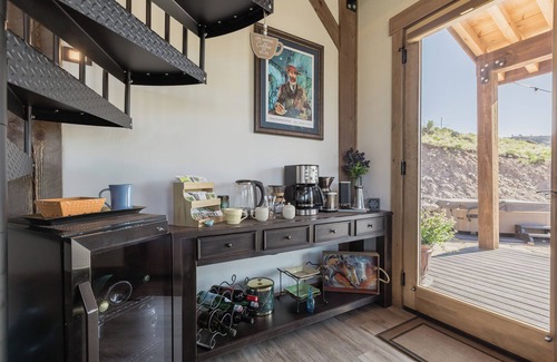 Creede Cabin | New listing! Newly constructed on 77 Acres of Solitude, Amazing Views & Hot Tub