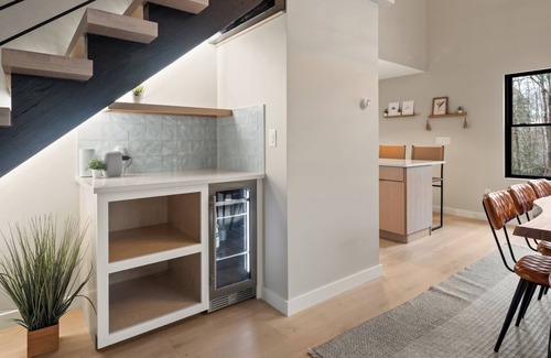Stowe Hollow House | New Listing! Newly Renovated Vermont Chic home in Stowe Hollow 2 Mins to Town
