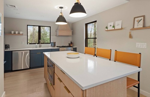 Stowe Hollow House | New Listing! Newly Renovated Vermont Chic home in Stowe Hollow 2 Mins to Town