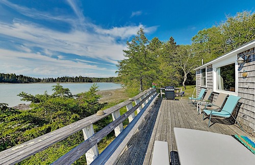Mount Desert Cottage | New Listing! Noonie's Nest: Waterfront Cottage – Near Acadia Park