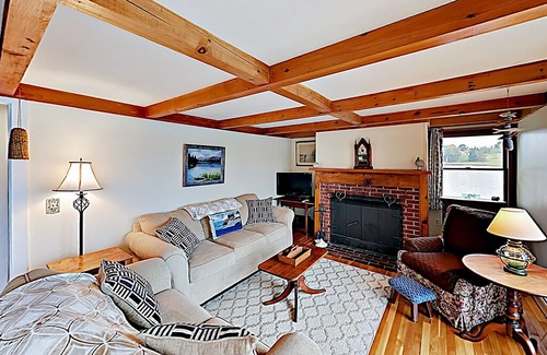 Mount Desert Cottage | New Listing! Noonie's Nest: Waterfront Cottage – Near Acadia Park