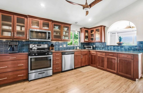 Estate Caret Bay Villa | New Listing! Northside Retreat Heated Pool Generator Luxury Amenities