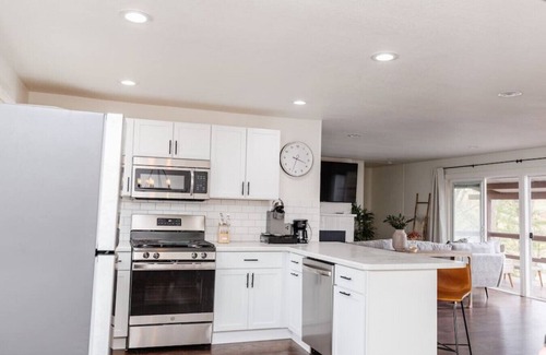 Tomahawk House | New listing.Northwoods Retreat!