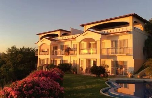 Bacocho Condo | New Listing! Ocean + comfort equals perfect