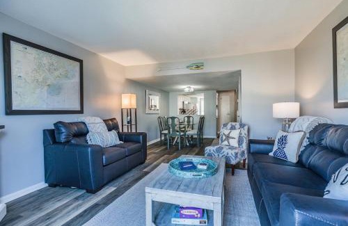 Oceanmarsh Subdivision House | NEW LISTING! Ocean and Pool Views on Harbor Island - Short Walk to Pool and Beach